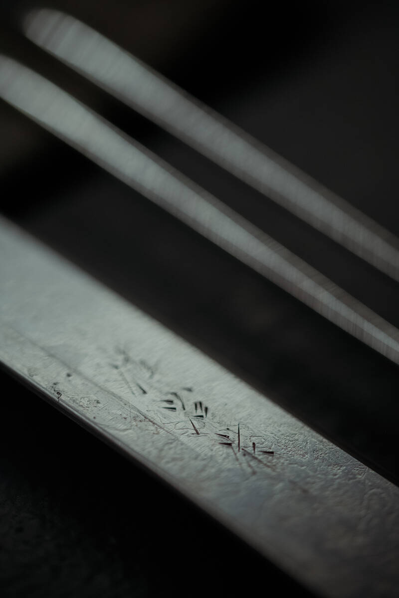 Hoja de cuchillo japonés con kanji grabado
